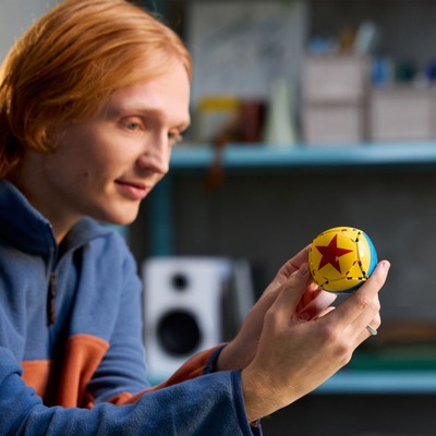 Lodër ndërtimi LEGO Disney Pixar Luxo Jr, set koleksionues, dekorativ, shumëngjyrësh