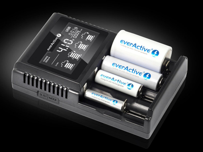 Karikues baterish EverActive UC-4000, universal Ni-MH Li-ion, ekran LCD, i zi