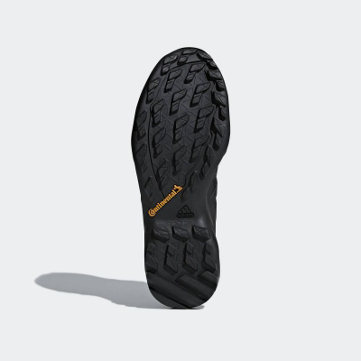 Këpucë hiking Adidas Terrex Swift R2, të lehta, taban me kapje, ngjyrë e zezë