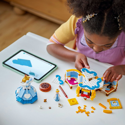 Set LEGO Disney Princess Fustani i Sindareles, set ndërtimi kreativ, shumëngjyrësh