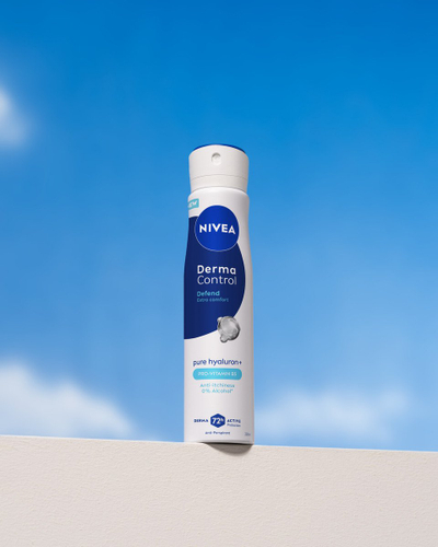 Deodorant spray Nivea Derma Control Defend, antiperspirant 72 orë, me acid hialuronik