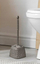 Set furçe për WC Katre, me bazë të mbyllur, plastike pa BPA, ngjyra të përziera