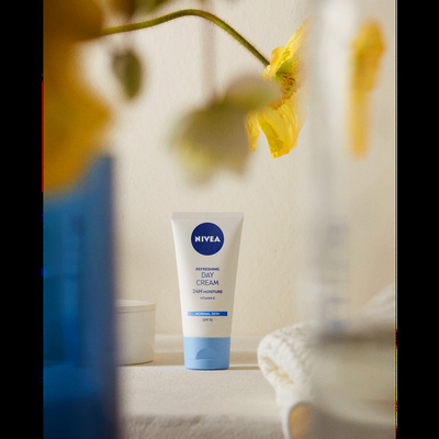 Krem i ditës hidratues SPF 15 Nivea, 50 ml