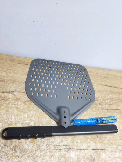 Paletë pice Kettler Cozze Stainless Steel Pizza Paddle, madhësi mesatare për furrë 13", gri e zezë