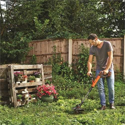 Prerëse bari Black + Decker [STC1840EPC] 30cm, 18V Li-Ion, 1x4,0Ah