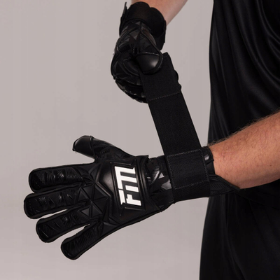 Doreza portieri Football Masters FM Invictus X Pro, nr. 10, mbyllje me Velcro, të zeza