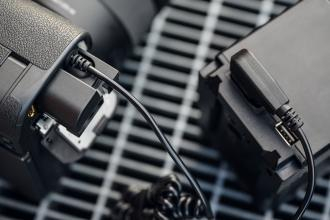 Адаптер за напојување Newell D-Tap за Sony NP-FW50, спирален кабел 1 m, црн