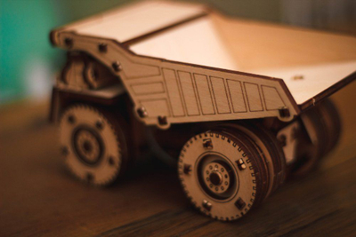 Set druri 3D EWA Eco-Wood-Art Mini Belaz, model kamion ndërtimi, montim pa ngjitës, dru natyral