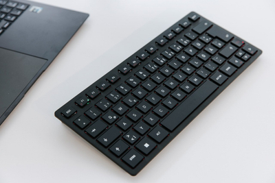 Tastierë CHERRY KW 9200 MINI, wireless dhe Bluetooth, QWERTY anglisht, e zezë