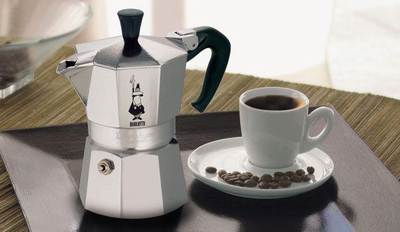 Aparat kafeje Bialetti Moka Express, i argjendtë