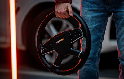 Timon për simulim MOZA Racing TSW Truck Wheel RS060, ekran RGB, Quick Release, i zi