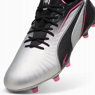 Atlete futbolli Puma King Ultimate FG/AG M 108303-02, taban për bar natyral edhe sintetik, të zeza