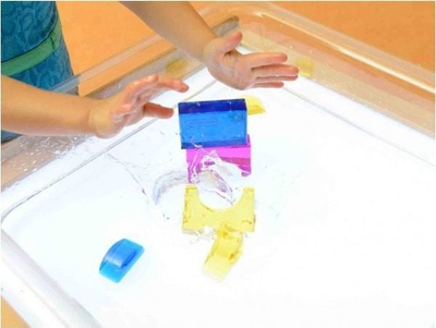 Enë lojnash me ujë dhe rërë Masterkidz katrore, akrilik, transparente