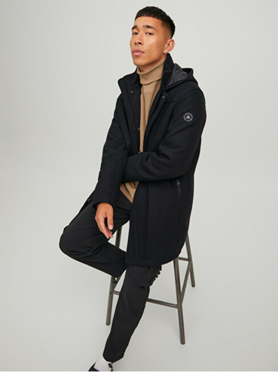 Xhaketë Jack&Jones JCOTECH, e zezё