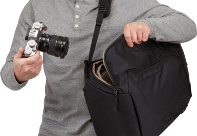 Çantë shpine për kamerë Thule DSLR 24L, për laptop 15.6", e zezë