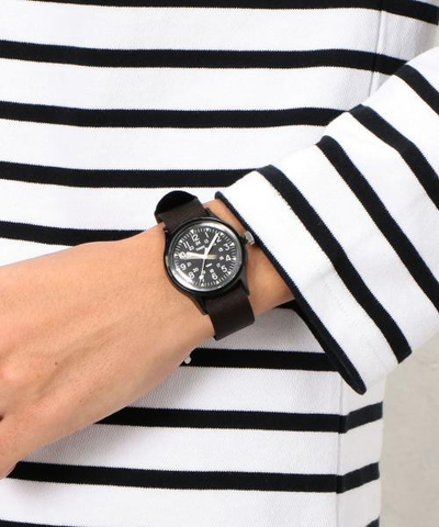 Orë dore Timex TW2R13800, e zezë