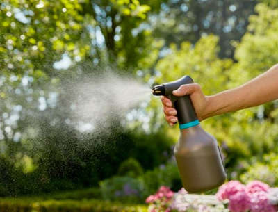 Spërkatës për bimë Gardena 750 ml, gryka bronzi, i zi