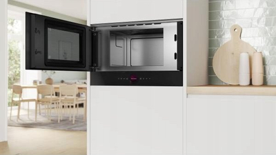 Furrë me mikrovalë e inkas Bosch BFL7221B1, 21L, 900W, e zezë
