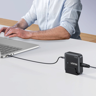 Karikues muri Unitek P1228A, 70W GaN, 2x USB A 2x USB C, i bardhë