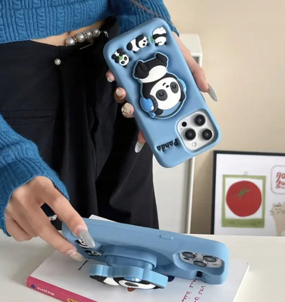 Kapotë telefoni 3D Panda me dorezë, për iPhone 13, e bardhë