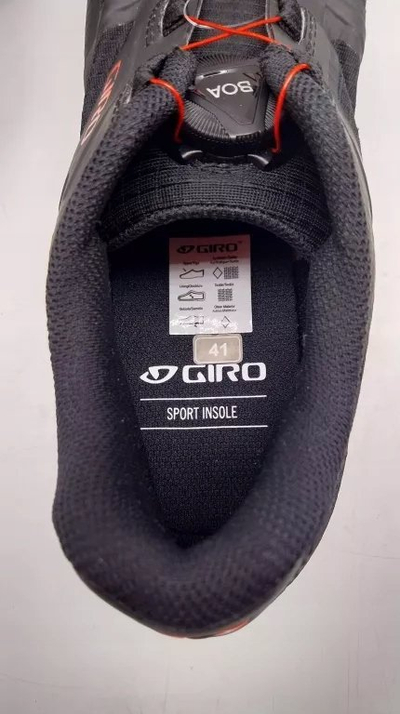 Raft ekspozimi Giro Shelf For Giro Apparel, për rroba, metalik