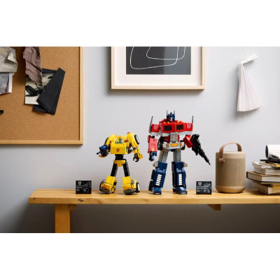 Set ndërtimi LEGO Icons Transformers Bumblebee 10338, 950 pjesë, model konvertues, i verdhë