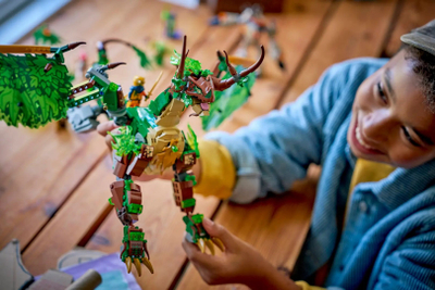 Set LEGO NINJAGO The Dragon of Life, 8 minifigura, dragua i madh, shumëngjyrësh