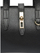 Çantë lëkure WHOLESALE AW25 LV 127, 20x25x11cm, me rrip të rregullueshëm, e zezë