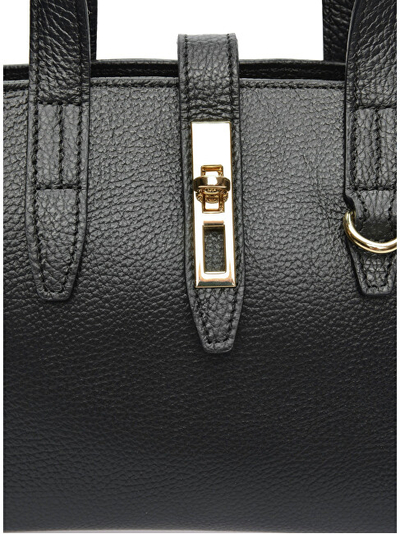 Çantë lëkure WHOLESALE AW25 LV 127, 20x25x11cm, me rrip të rregullueshëm, e zezë