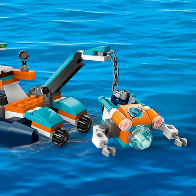 Lodër ndërtimi LEGO City Dive Boat 60377, set me varkë e zhytësa, shumëngjyrëshe