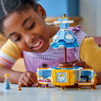 Set LEGO Disney Princess Fustani i Sindareles, set ndërtimi kreativ, shumëngjyrësh