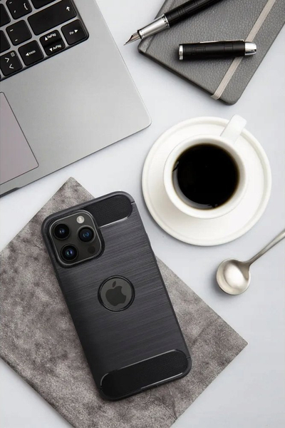 Kapak i fortë për Motorola Moto G14, efekt karbon, me anë antirrëshqitje, i zi
