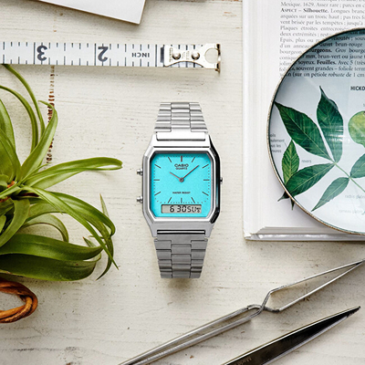 Orë dore Casio Collection Vintage AQ-230A-2A2MQYES (001), e argjendtë/kaltër