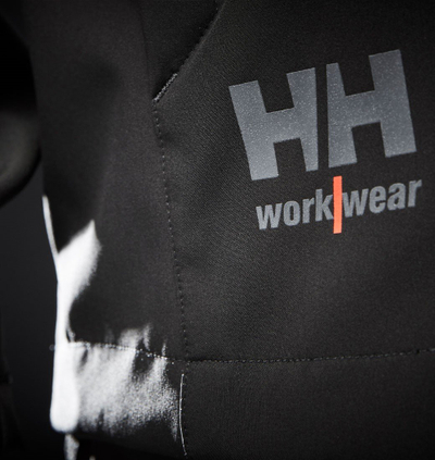 Xhaketë pune Helly Hansen Workwear Oxford Softshell, që s’e ha uji, me kapuç, e zezë