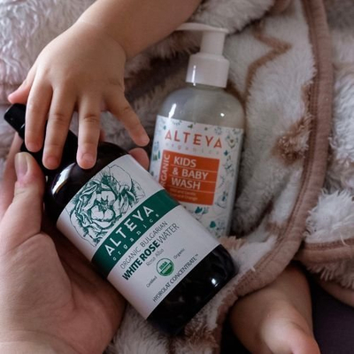 Ujë trëndafili i bardhë Alteya Organics White Rose Water, tonik fytyre, organik USDA, 240ml