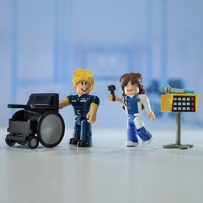 Set figure lojërash Roblox Brookhaven St. Luke’s Hospital, 2 figura, me aksesorë spitali, shumëngjyrësh
