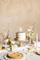 Qiri numër torte PartyDeco 5, 8cm, me lule, i bardhë