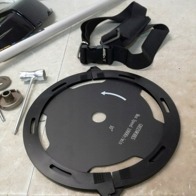Aksesori brush cutter Greenworks për GD24X2TX, teh metalik, mbrojtëse plastike, gri e zezë