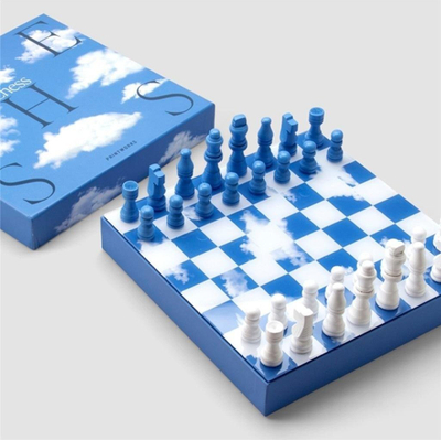 Set shah Printworks Classic Art of Chess Clouds, dizajn për zbukurim, blu me të bardhë