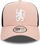 Kapele New Era 9FORTY E-Frame Trucker Chelsea FC Lion Crest, e rregullueshme, rozë pastel