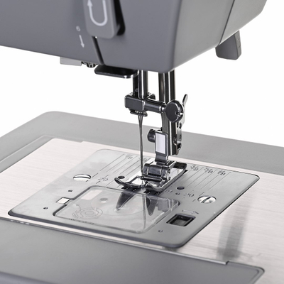 Makina qepëse Singer 4423 Heavy Duty, 23 qepje, mekanike, gri