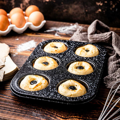 Formë metalike për muffin Klausberg KB-7840, për 6 muffin, veshje jo ngjitëse, e zezë