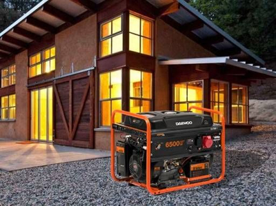 Gjenerator me benzinë Daewoo GDA 6500, 5500W, depozitë 30L, portokalli me të zezë