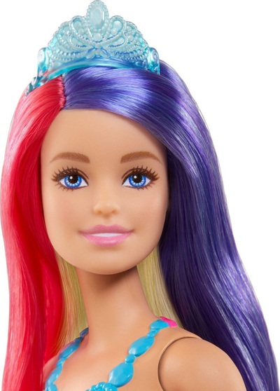 <![CDATA[Kukull Barbie Dreamtopia princeshë me flokë shumëngjyrësh, me aksesorë për krehje e stilim, shumëngjyrëshe]]>