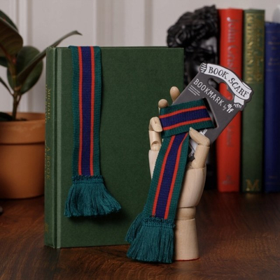 Shenjues libri Legami Book Scarf 32902, model Classic Colors, shumëngjyrësh