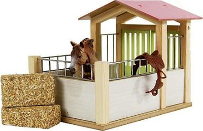 Дрвена игра Kids Globe KG610206 кутија за коњи, размер 1:24, за играчки коњи, повеќебојна