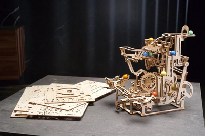 Model druri Ugears Marble Run Tiered Hoist, 315 pjesë, puzzle mekanik, ngjyrë druri natyrale