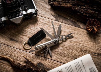 Set dhurate Peterson, thikë xhepi për shumë punë çelik inox, varëse çelësash lëkurë, ngjyrë argjendtë me të zezë