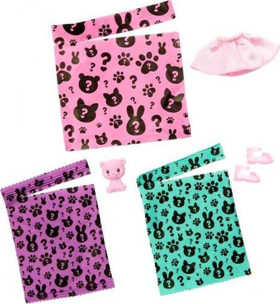 Kukull Barbie Chelsea Cutie Reveal Cozy Cute Tees, mini kukull surprizë me gjëra shtesë, rozë