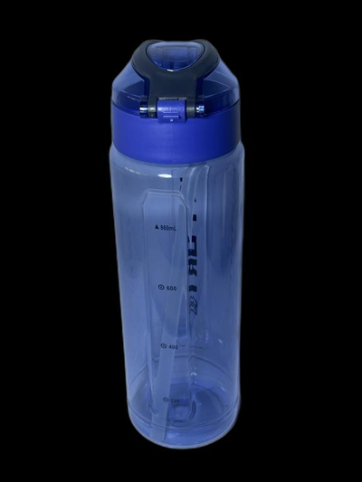 shishe plastike , e verdhë , e zezë , blu dhe jeshile . UNIMIKS